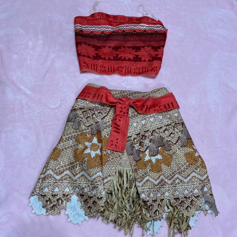 Used Disney Moana Costume size 4-6x